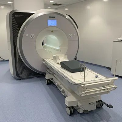 Magnetic resonance imaging (MRI)
